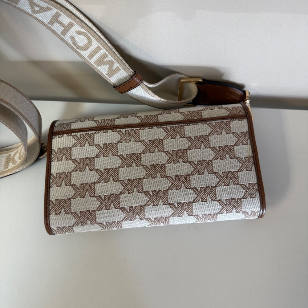 Michael Kors jet set wallet - Picture 6 of 12
